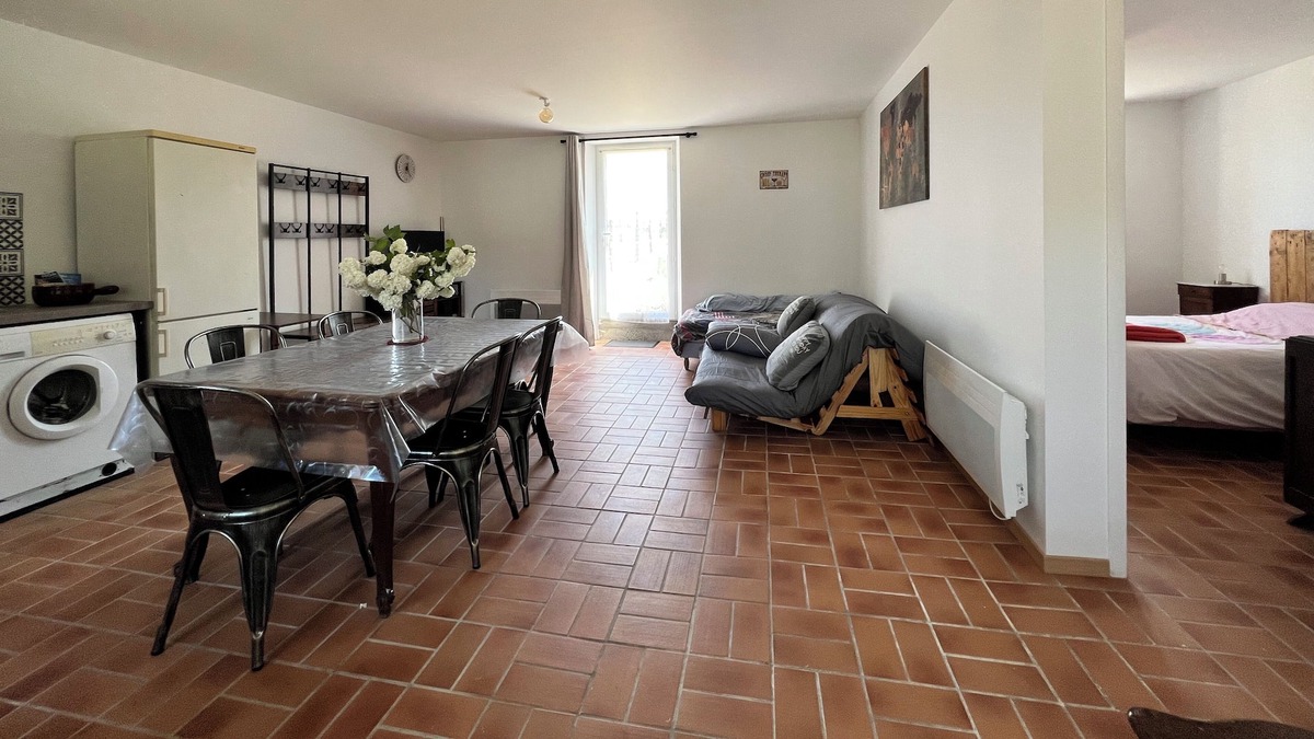 Saint-Mars-de-Locquenay Other | Logement à la Campagne