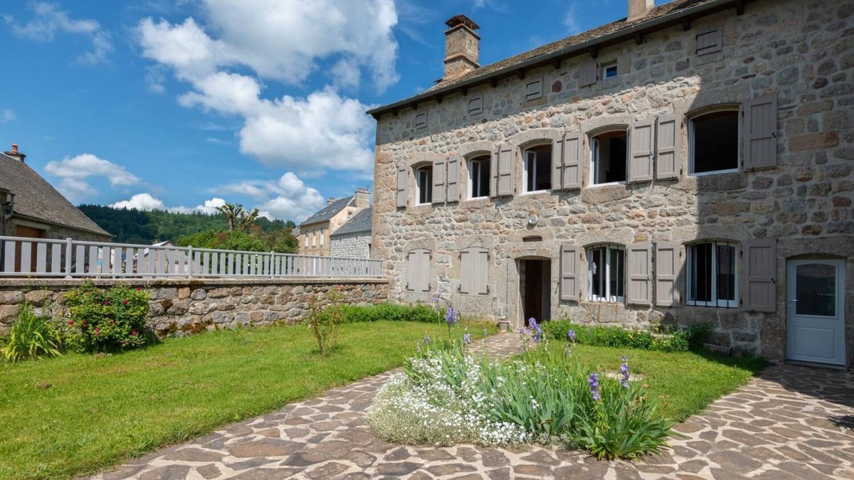 Grandvals House | Logement Ancien Presbytère de Grandvals