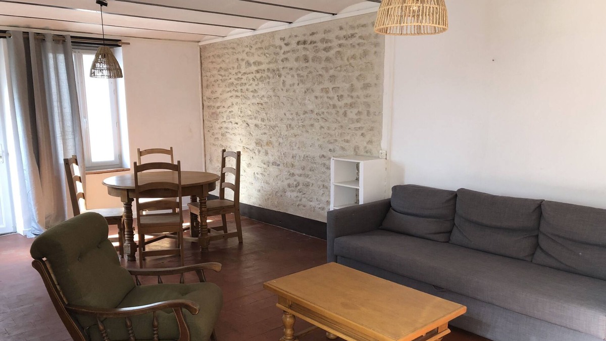 Sermoise-sur-Loire Apartment | Logement atypique avec jardinet proche de la Loire