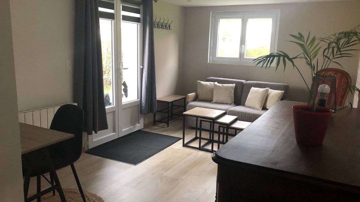 Moyaux Apartment | Logement Avec Jardin Privatif au RDC D'une Maison à 5 Minutes de Cerza