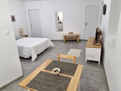 Douvres Apartment | Logement confortable au cœur d'un village paisible