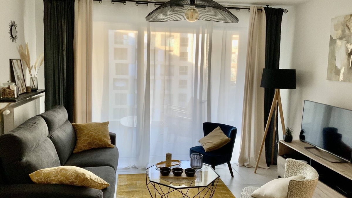 Couronne Urbaine Apartment | Logement Cosy Avec Parking