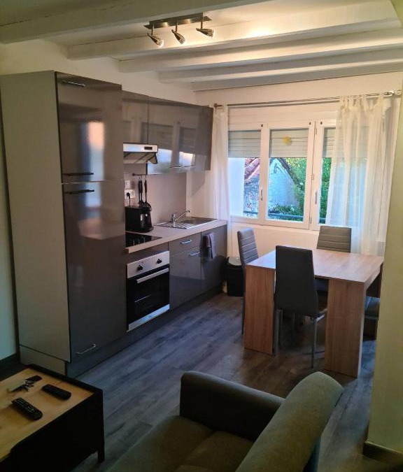 Taponnat-Fleurignac Apartment | Logement entier situé à Taponnat Fleurignac.