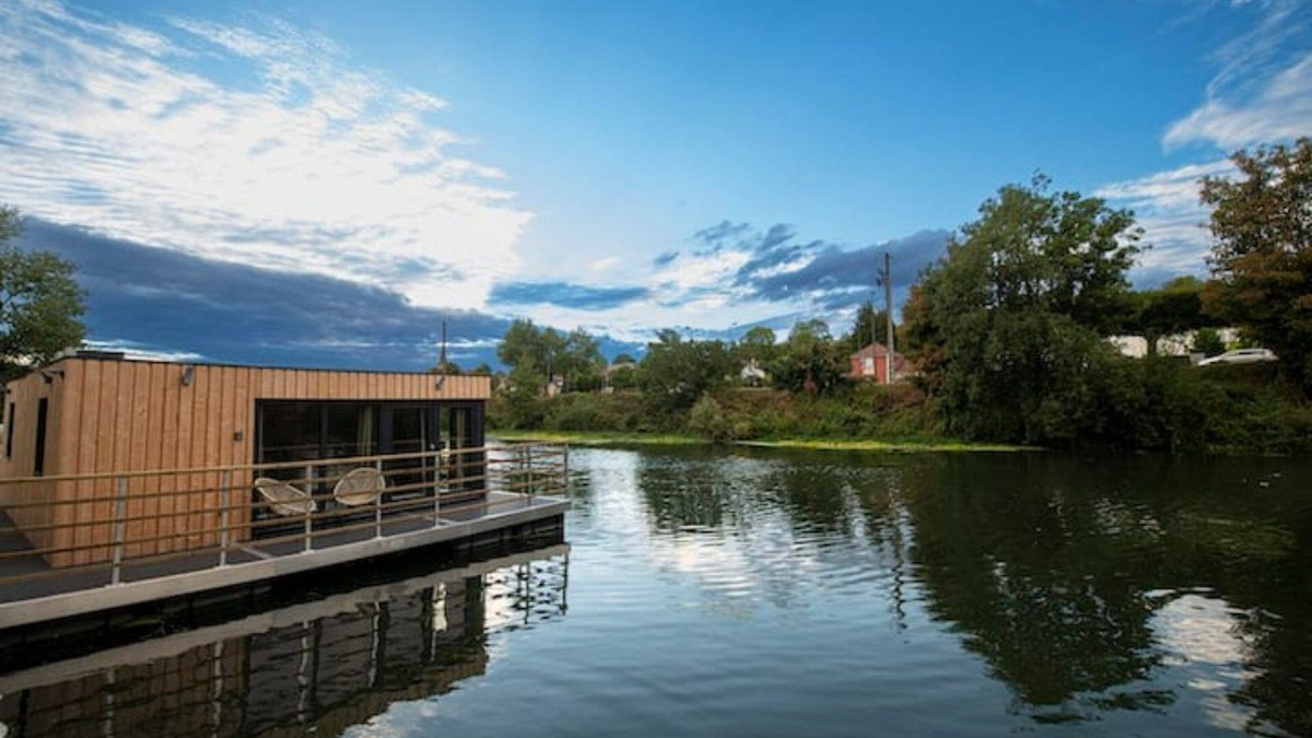 Bennecourt Boat Rental | Logement Flottant Atypique "Le Tribord"