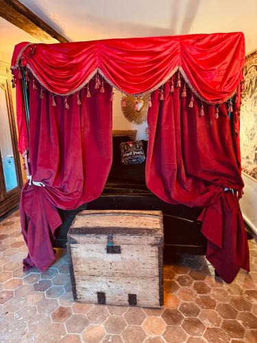 Montreuil-sur-Therain House | Logement insolite La cachette des Pirates, ciné, pop corn