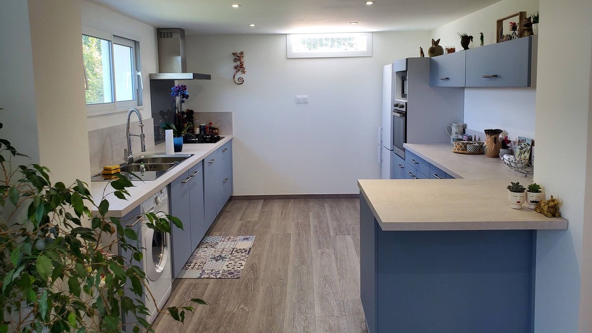 Cransac Apartment | Logement Spacieux et Serein Dans une Jolie Maison de Campagne