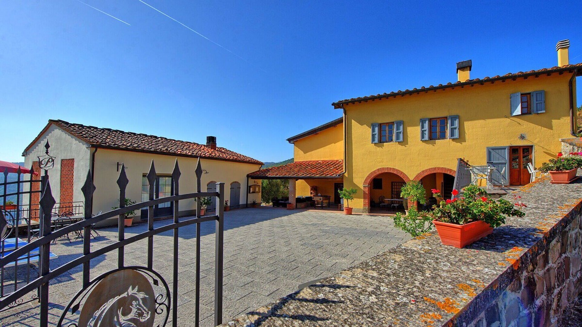 Montebonello Villa | Loggiato - Apartment with pool