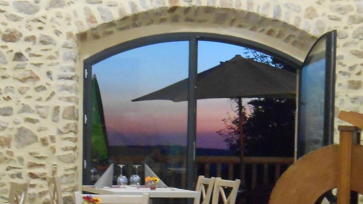 Saint-Bonnet-le-Froid Hotel | Logis Auberge des Myrtilles