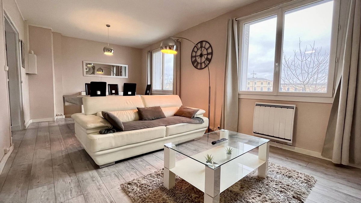 Angouleme Apartment | Logis de la Gare - Grand T2 - Meublé de Tourisme
