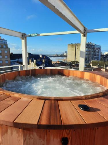 Les Sables d'Olonne Hotel | Logis - Hôtel Arc en Ciel et SPA Les Sables d'Olonne
