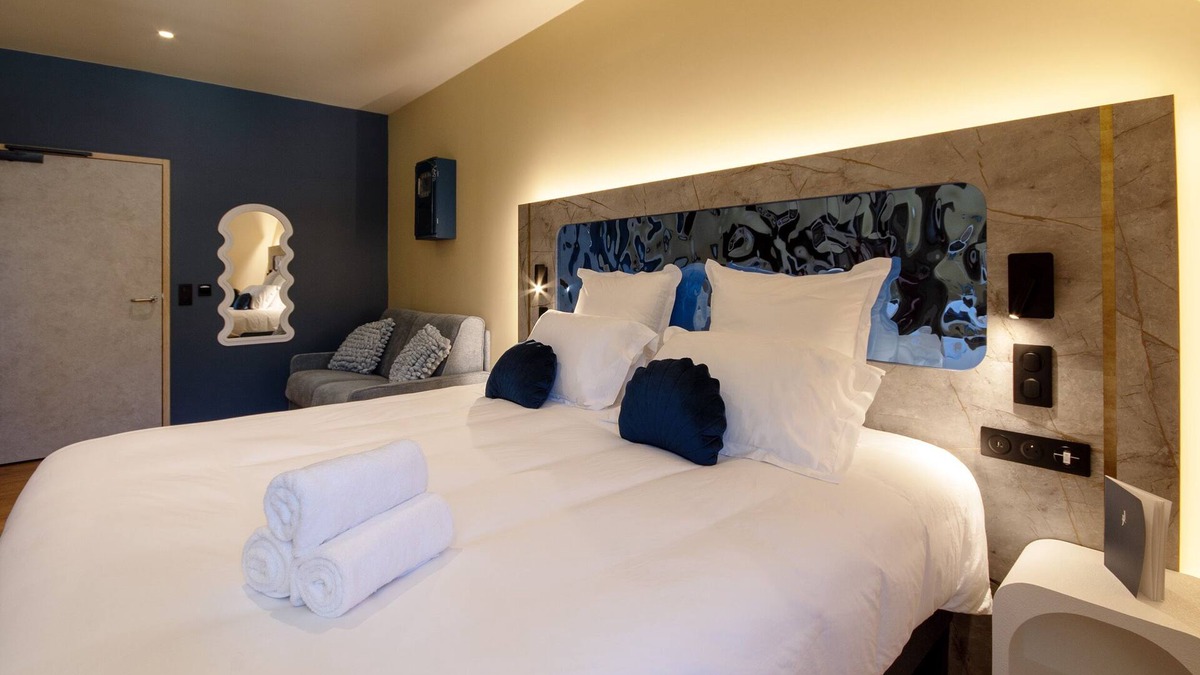 Rostrenen Hotel | Logis Hôtel Jeanne et Jules