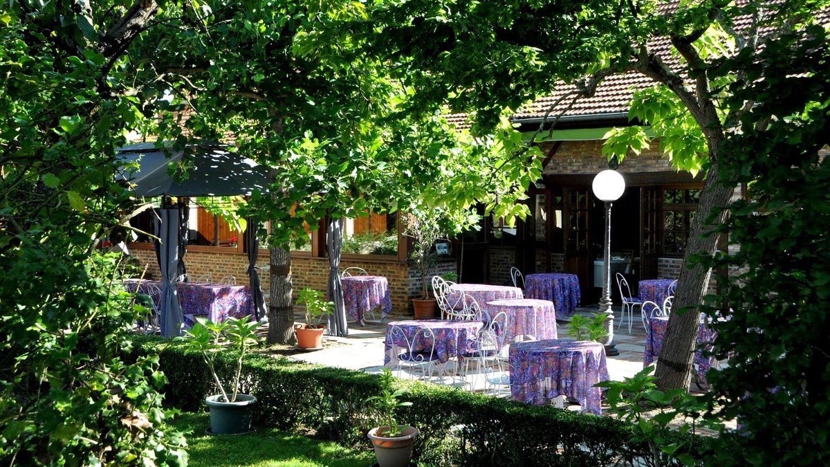 Parigny Hotel | Logis Hôtel le Dahu