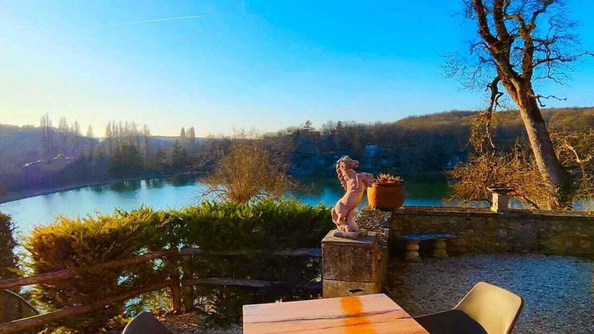 Dirac Hotel | Logis Hôtels Domaine du Châtelard