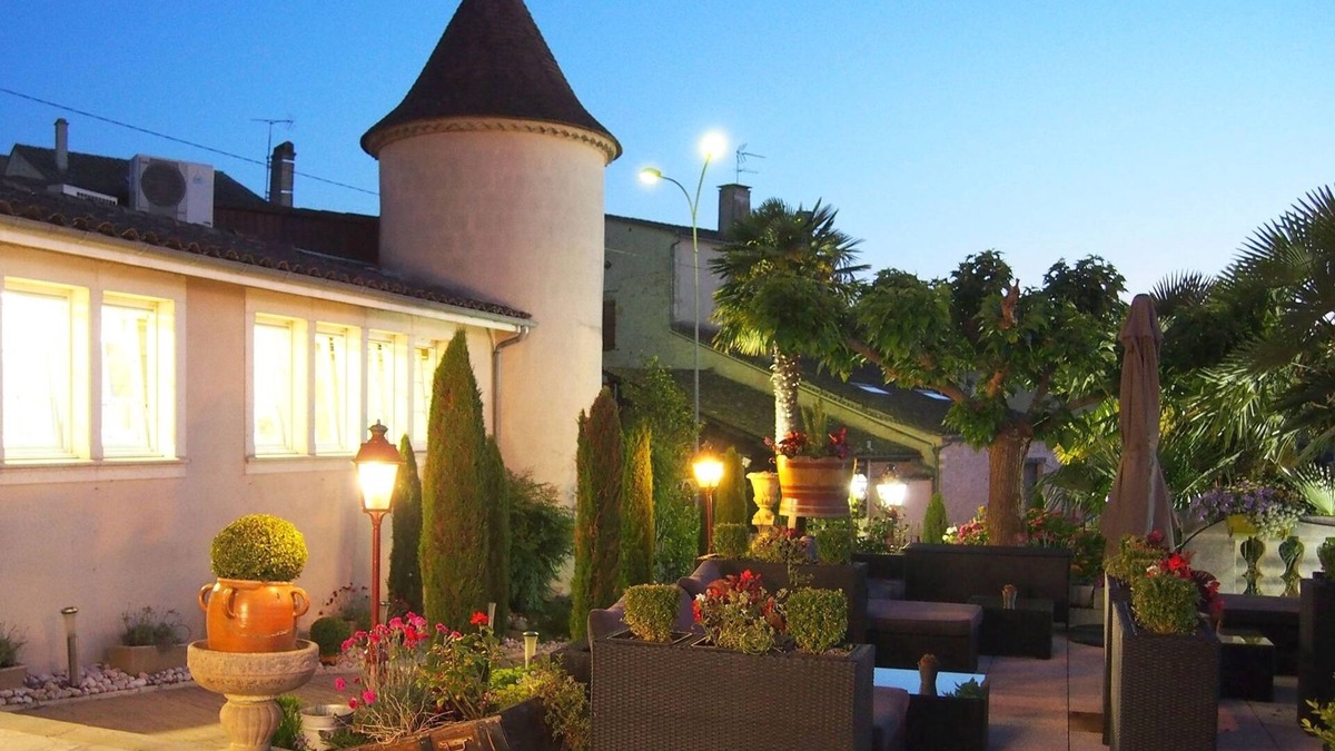 Duras Hotel | LOGIS Hostellerie des Ducs