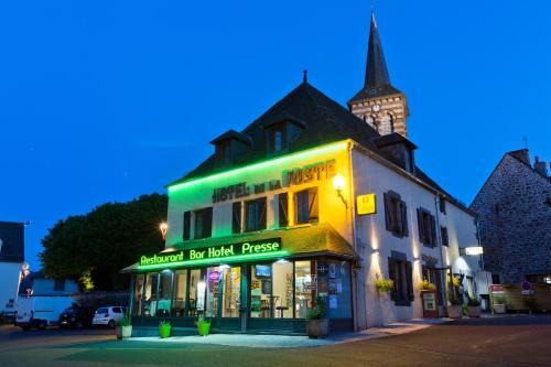 Saint-Sauves-d'Auvergne Hotel | Logis Hotel De La Poste