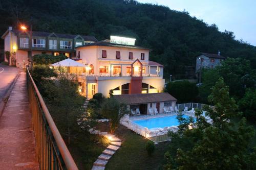Saint-Cirgue Hotel | Logis Hotel Restaurant du Pont
