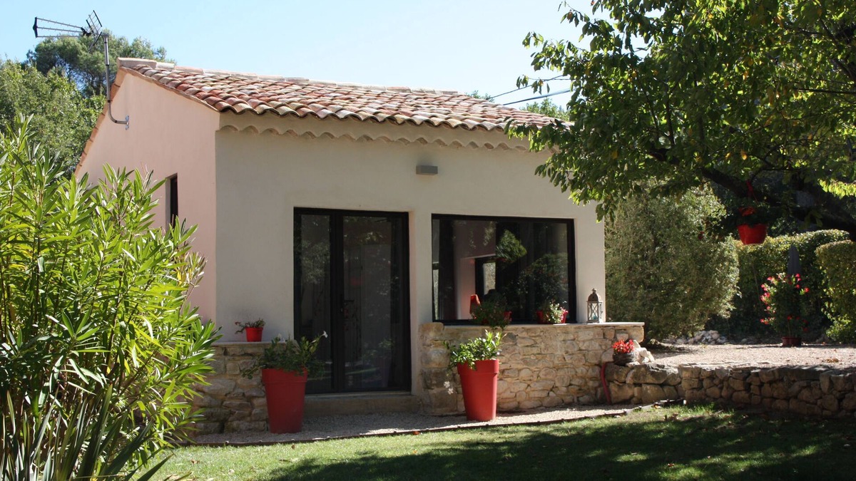 Le Puy-Sainte-Reparade House | Logis in the middle of the pines