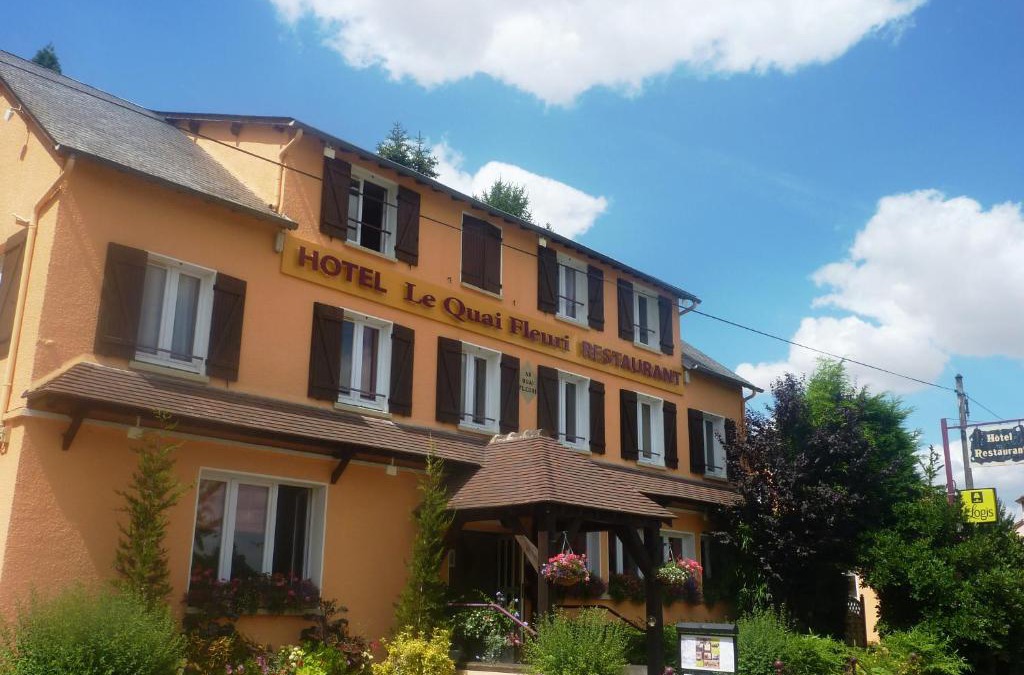 Voves Hotel | Logis Le Quai Fleuri
