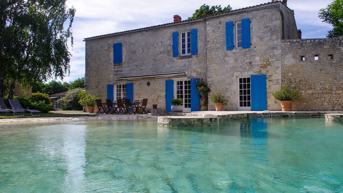 Dompierre-sur-Mer Bed & Breakfast | Logis Saint Leonard