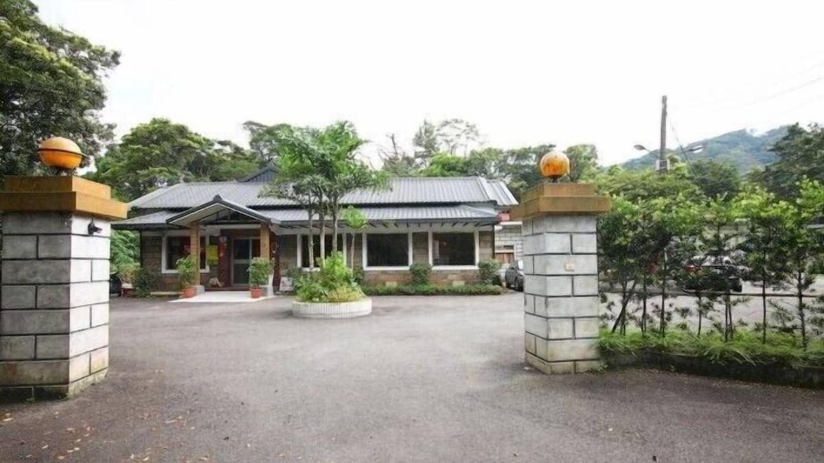 Shiding District House | Lohas Gallery Long Stay Hostel