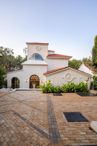 Kudal Villa | LohonoStays Villa Maraville