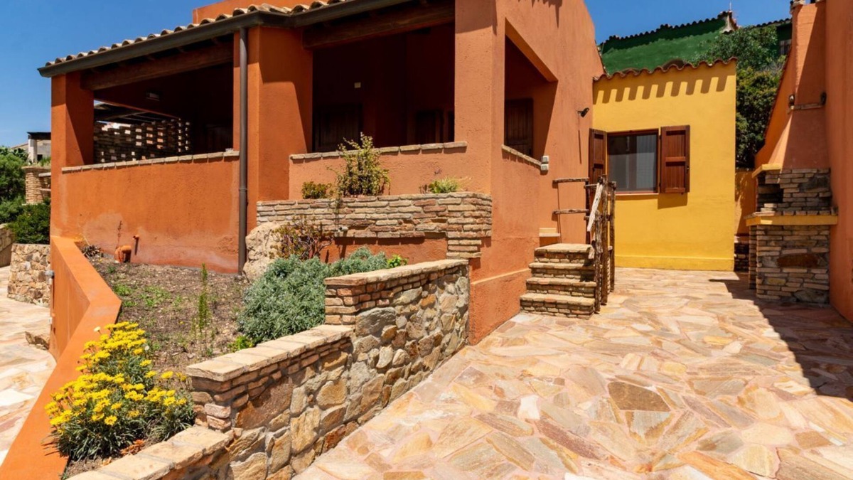 Torre dei Corsari Villa | Loi's 2 Detached cottage with sea view and garden