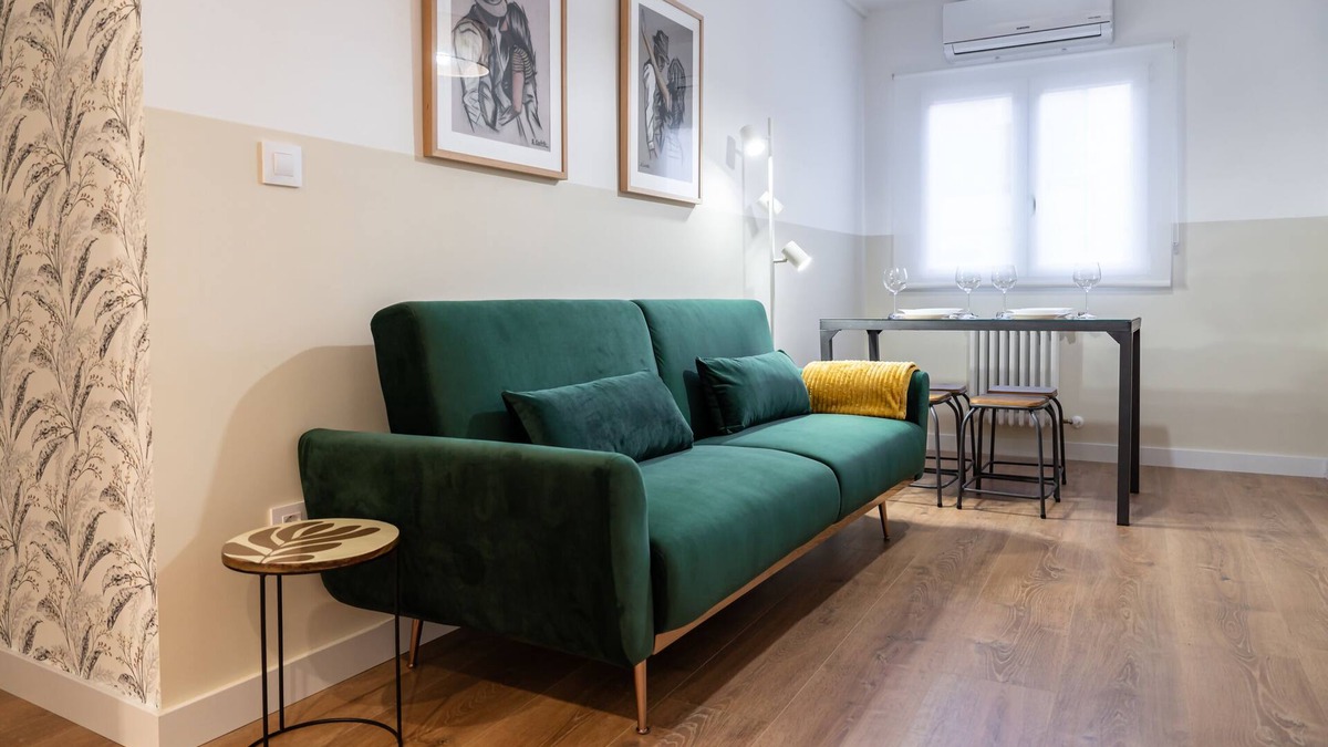 La Magdalena Apartment | LOIRA ASALTO: Comfort and warmth in a central area