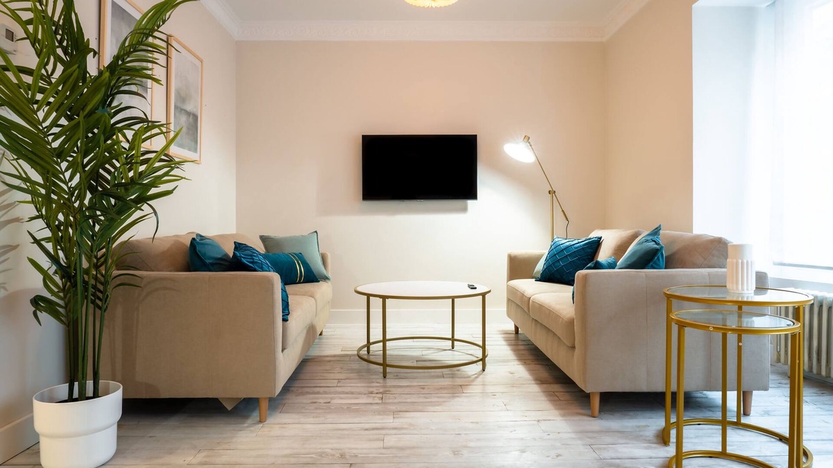 Zaragoza Centro Apartment | LOIRA HIDALGO: Spaciousness and Elegance