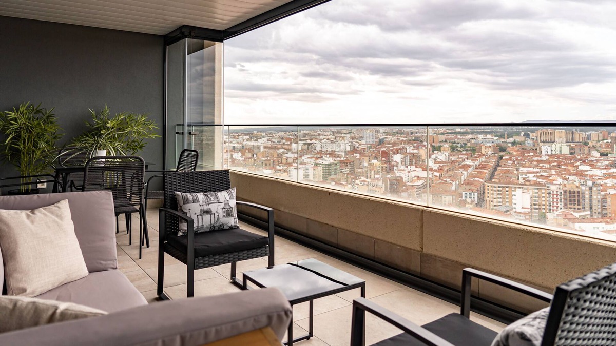Delicias Apartment | LOIRA TORRE 2: Luxury next to the Delicias Station