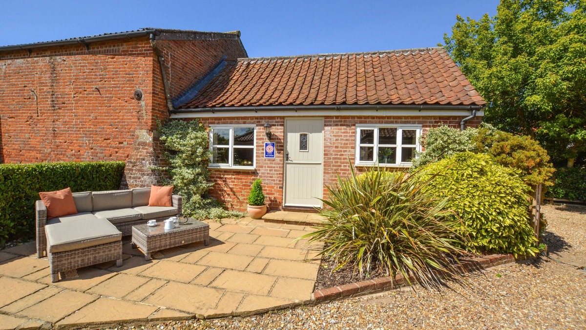 Foxley House | Lollipop Cottage - One Bedroom House, Sleeps 2
