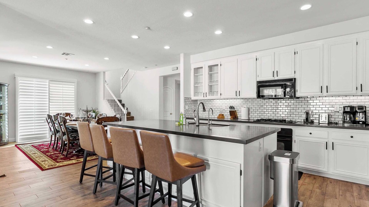 Loma Linda House | Loma Vista Retreat on Lugo Dr｜Cozy 5B｜Garage Access｜Pet Okay｜Instant Tour #42021