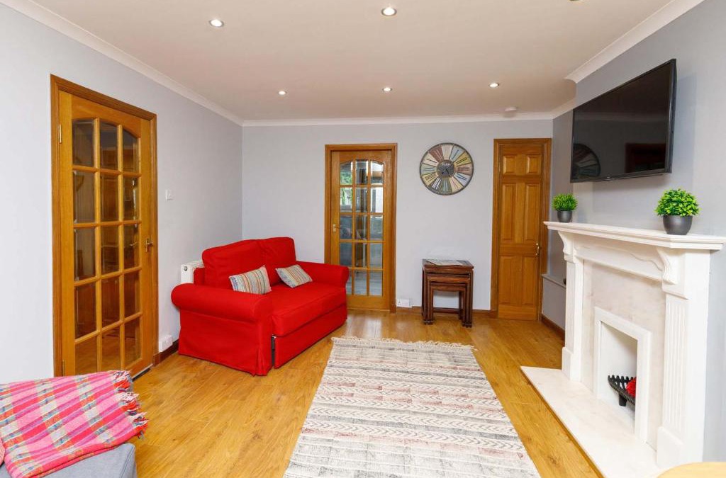 Alloa Apartment | Lomond Serviced Apartments- Inglewood