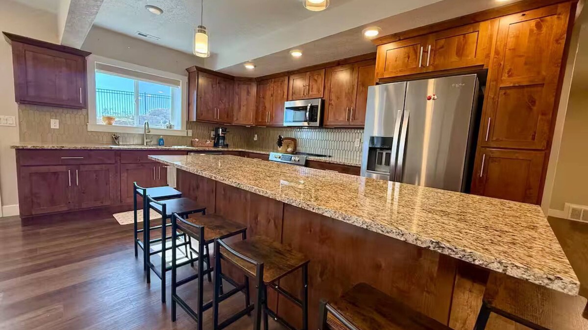 North Ogden Apartment | Lomond View Retreat: North Ogden's most beautiful and comfortable apartment!
