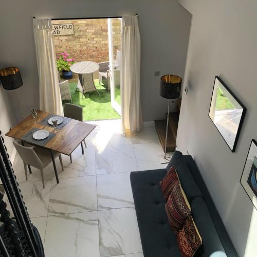 East Putney Apartment | London-Apartment-Sleeps2-PrivateEntrance