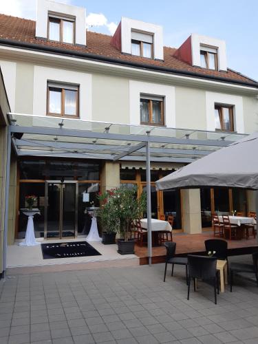 Trnava Hotel | LONDON Boutique hotel & Restaurant