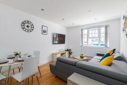 Weavers Apartment | London City Shoreditch 1BR Luxury Balcony Sleeps 4