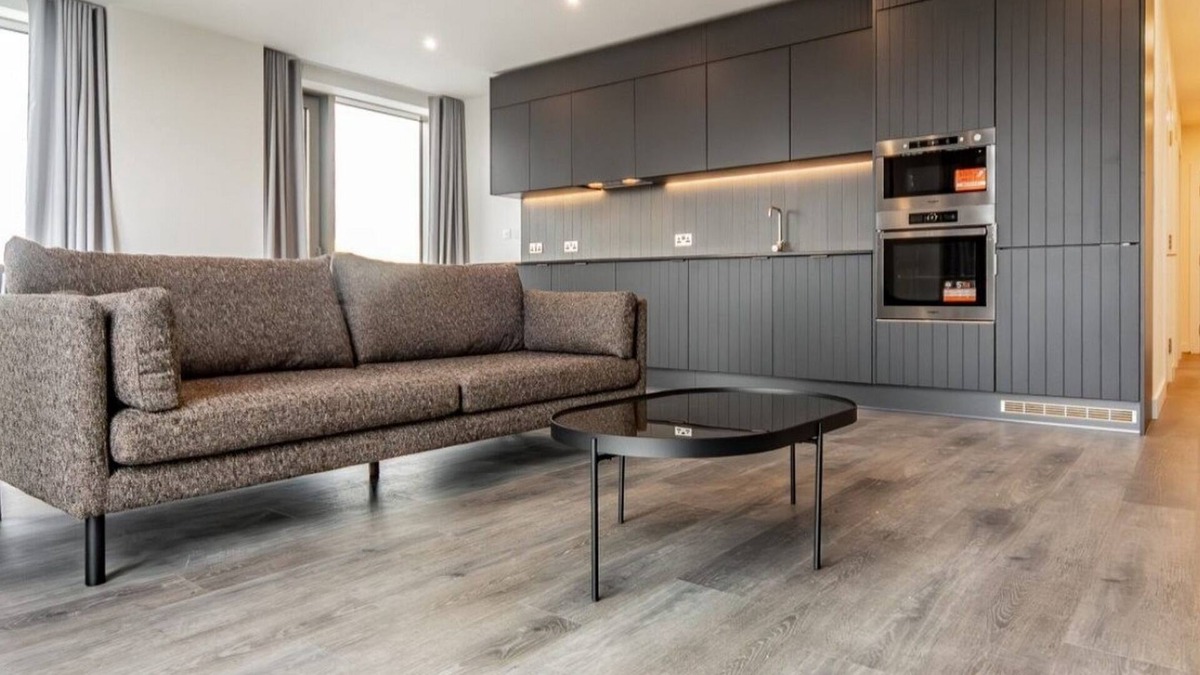 Stratford and New Town Apartment | London East Village Apartment with City Views