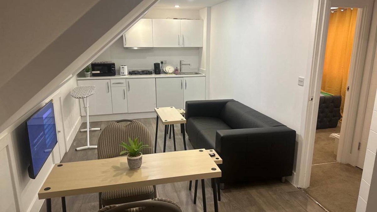 Kidbrooke with Hornfair Apartment | London Glamour Apartment Two