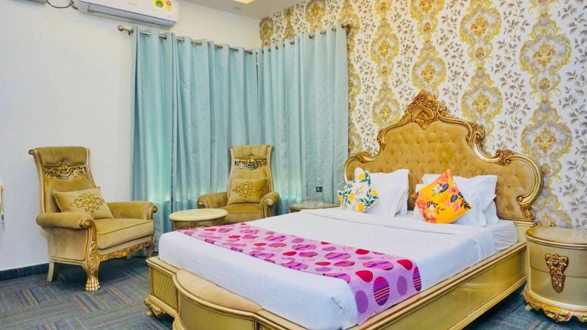 Gurugram Other | London Pride Farmhouse