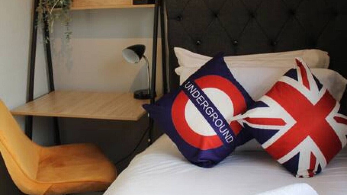 Hillrise Apartment | London quality budget studio with private bathroom