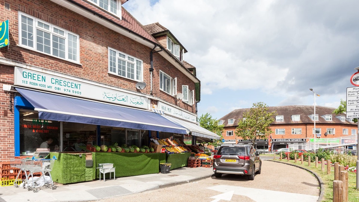 Coombe Hill House | London Stylish 3BR house