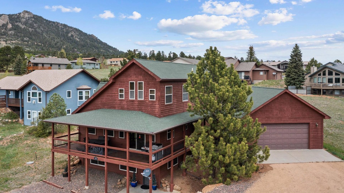 Carriage Hills House | Lone Pine: A Stunning Mountain Retreat