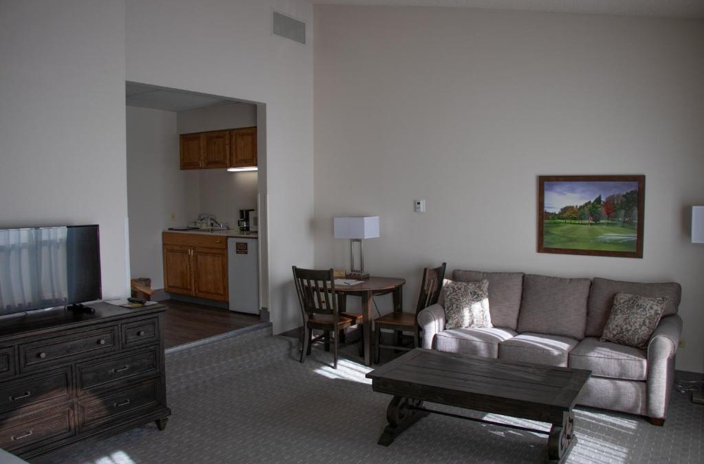 Lone Tree Resort | Lone Tree Golf Club and Hotel
