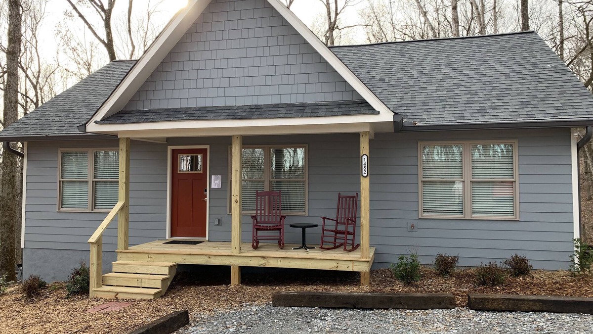 Dahlonega House | LoneBear Cottage2 Historic Dahlonega & Wineries!