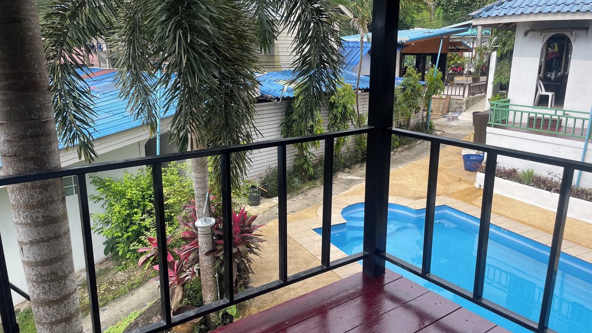 Bai Lan Hotel | Lonely Beach Pool Resort