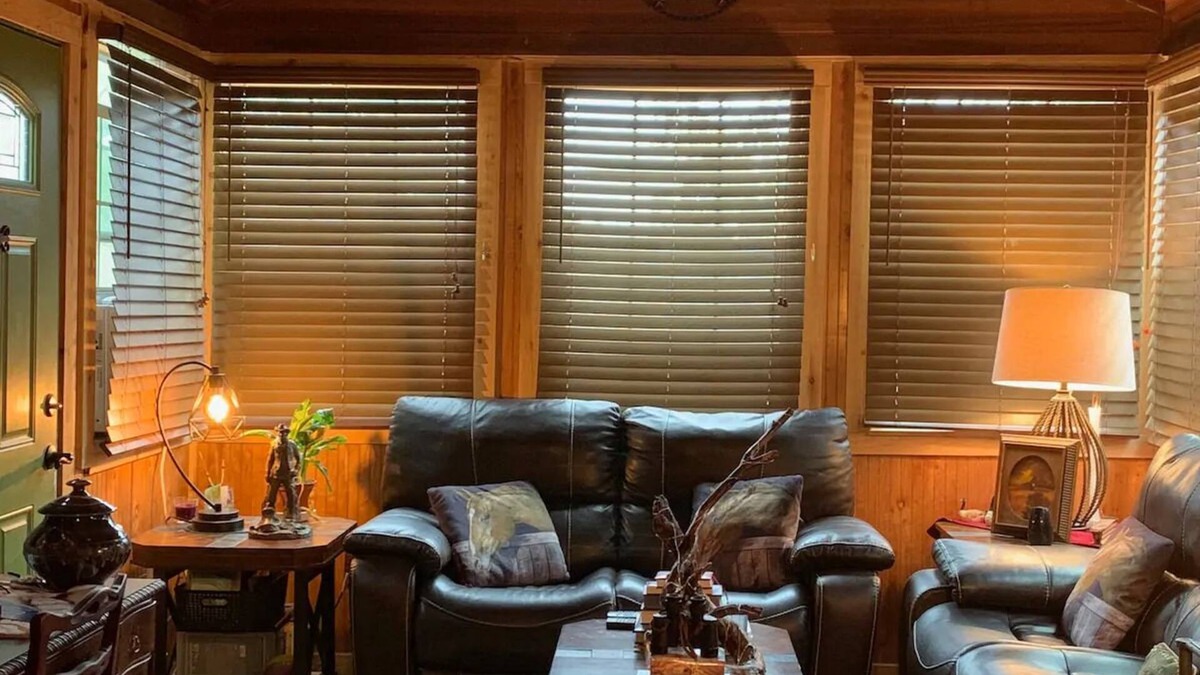 Boerne Cabin | LoneStar Cabin @ HomeAway Ranch