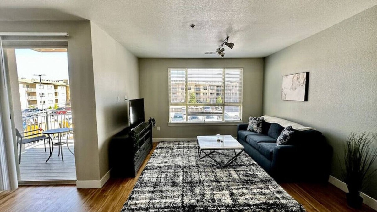 Lone Tree Apartment | Lonetree Work From Home