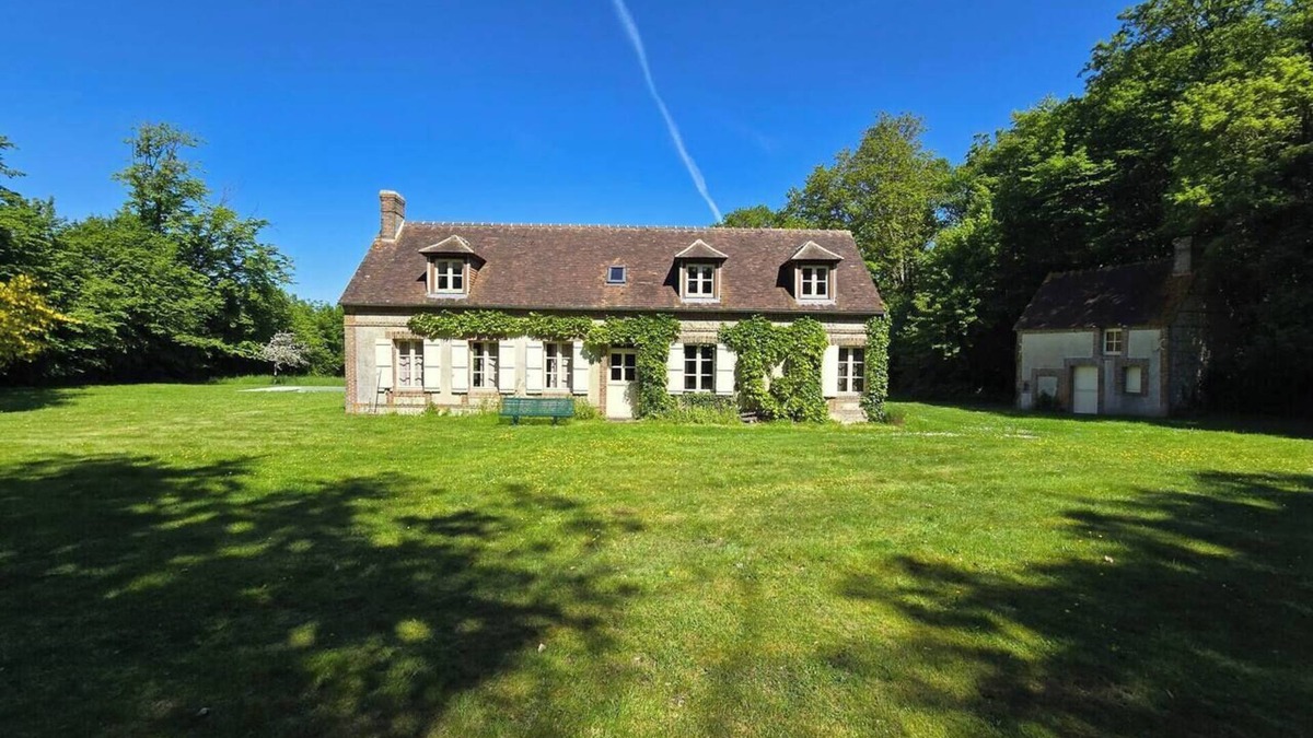 St-Christophe-sur-Avre House | Longère (traditional long house) with heated swimming pool