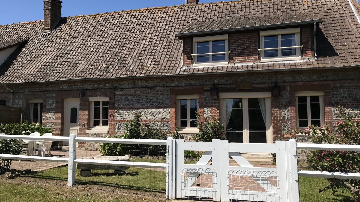 Saint-Aubin-sur-Mer House | Longère in sandstone, near large beach