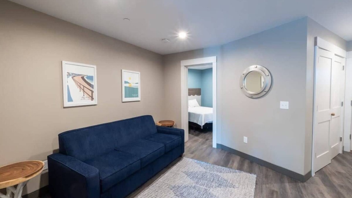 Gloucester Apartment | Long Beach Suites: Steps To Beach, Newly Built